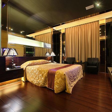 Spring Hotel Taichung Exterior photo