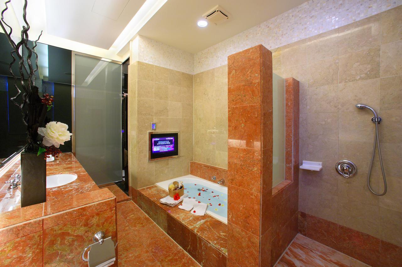 Spring Hotel Taichung Exterior photo