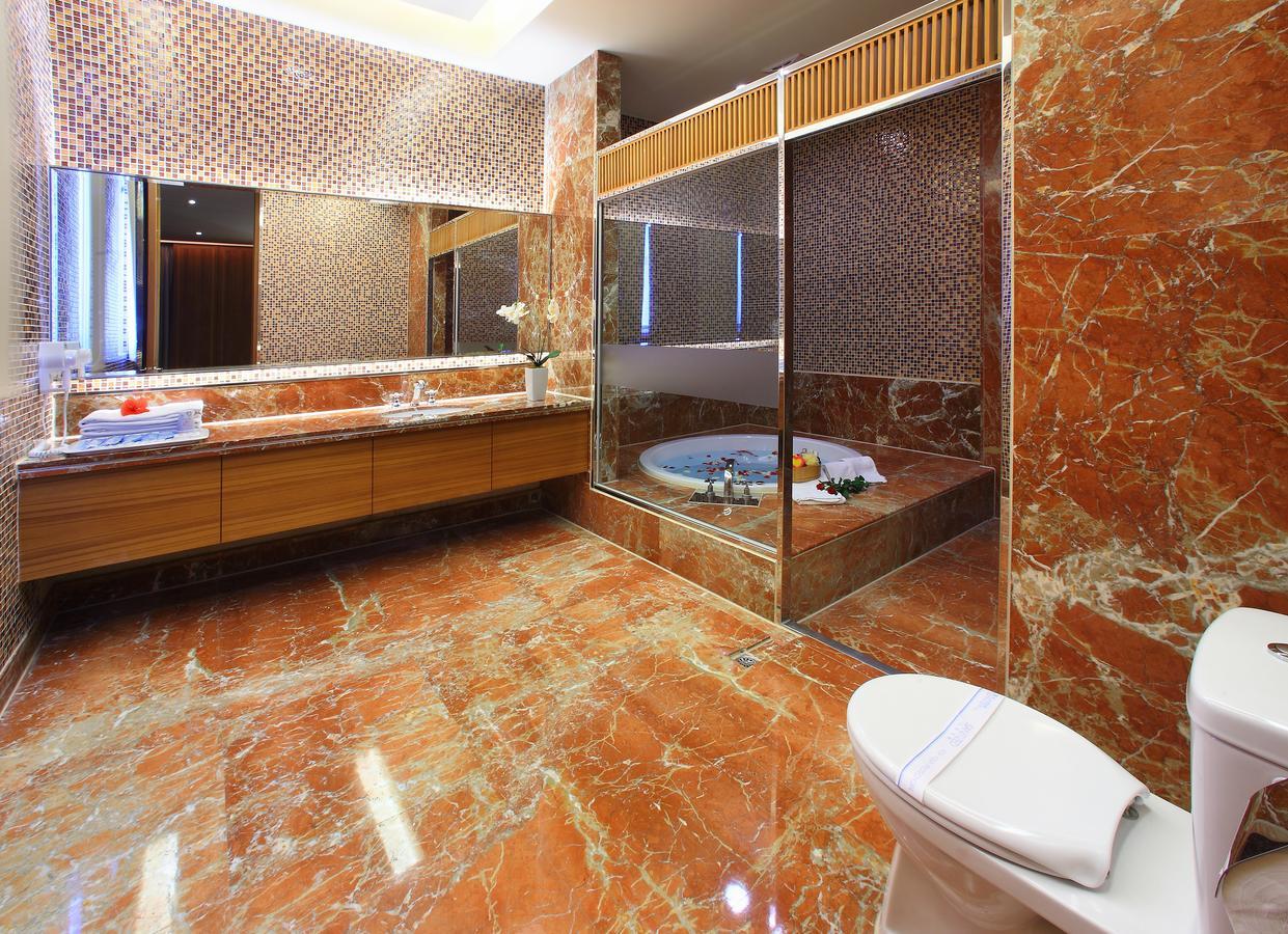 Spring Hotel Taichung Exterior photo