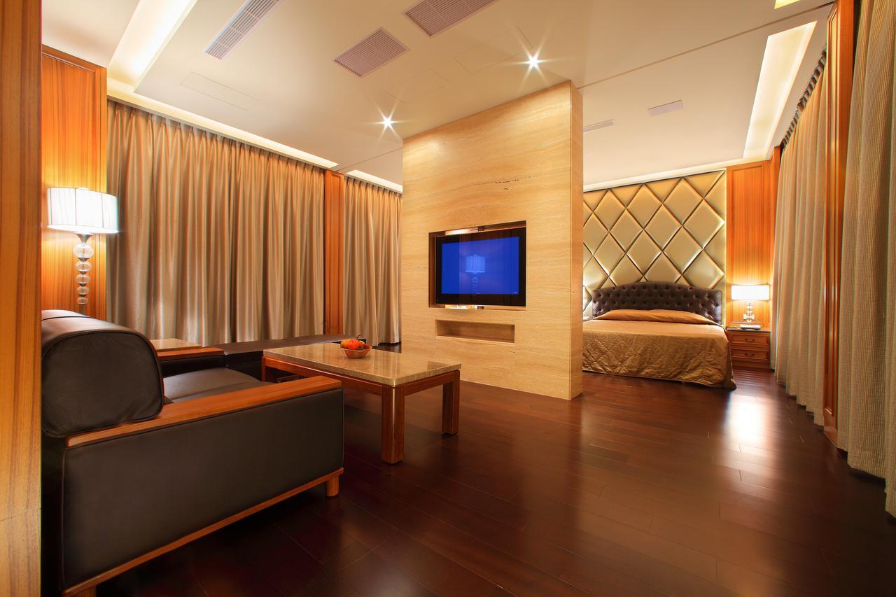 Spring Hotel Taichung Exterior photo
