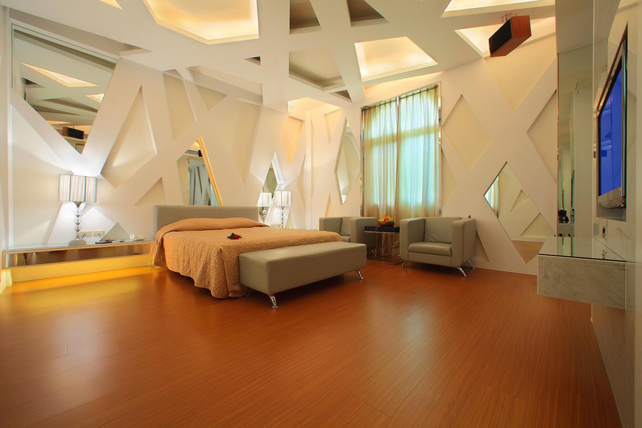 Spring Hotel Taichung Exterior photo