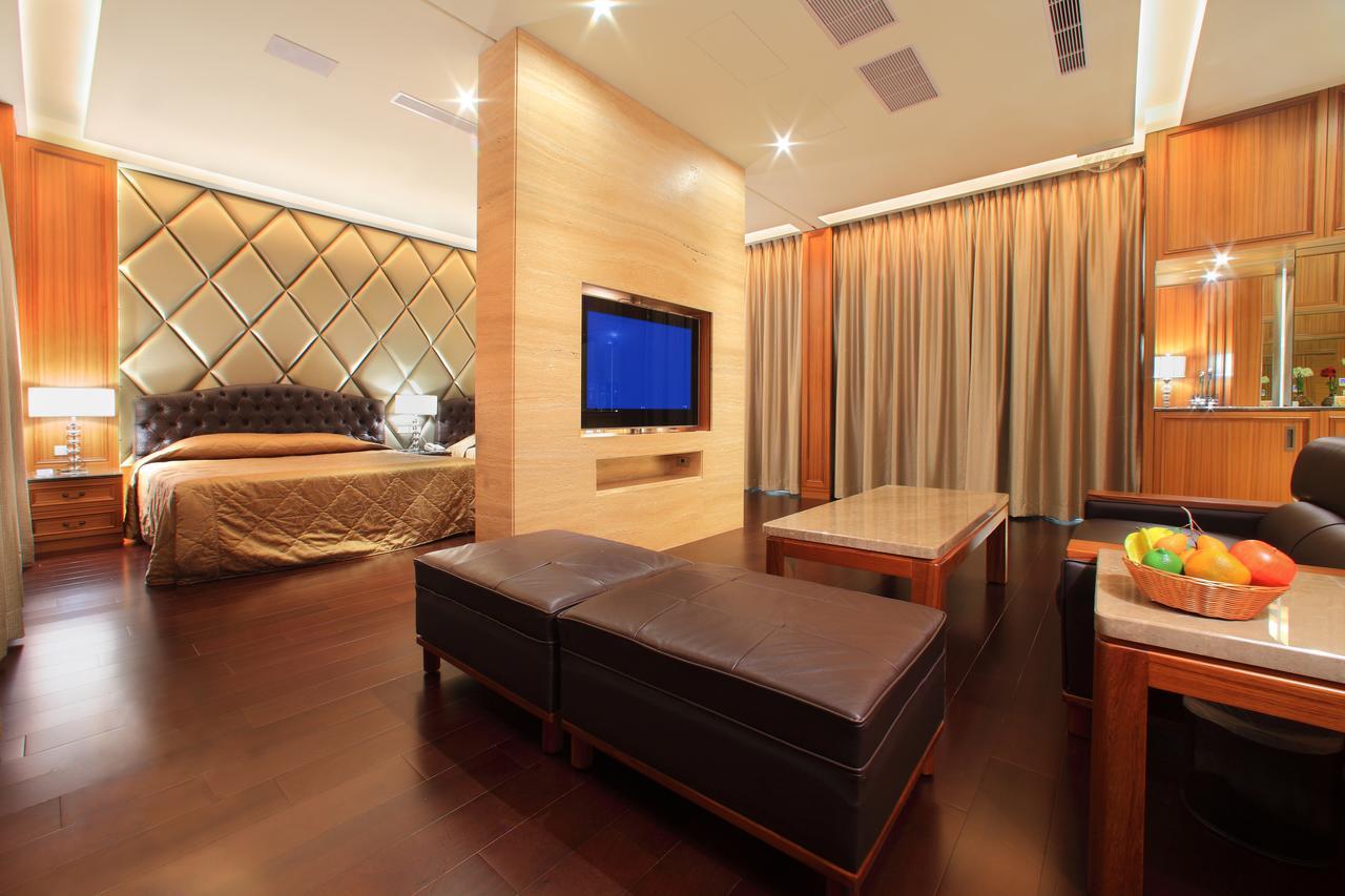 Spring Hotel Taichung Exterior photo
