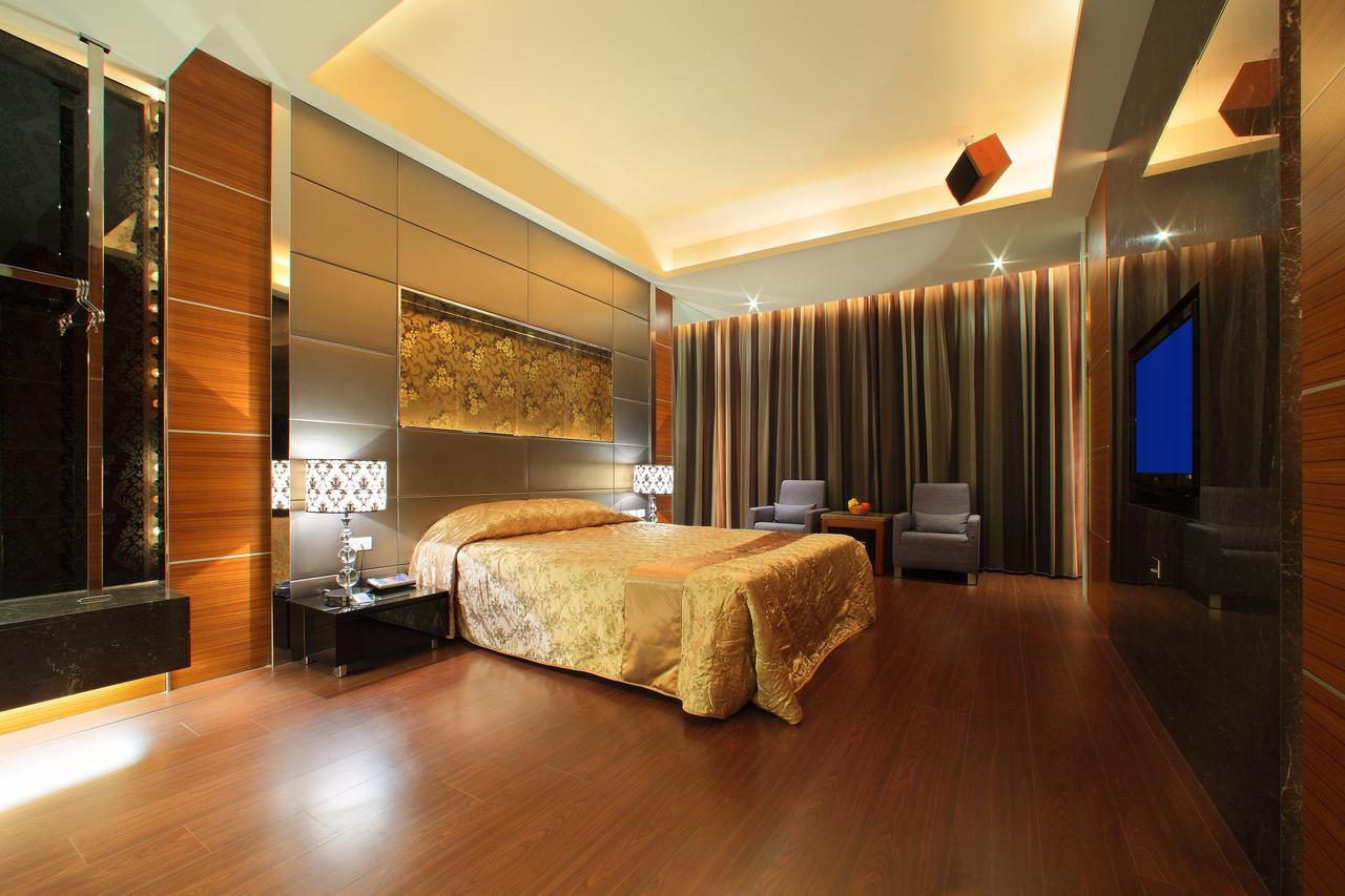 Spring Hotel Taichung Exterior photo