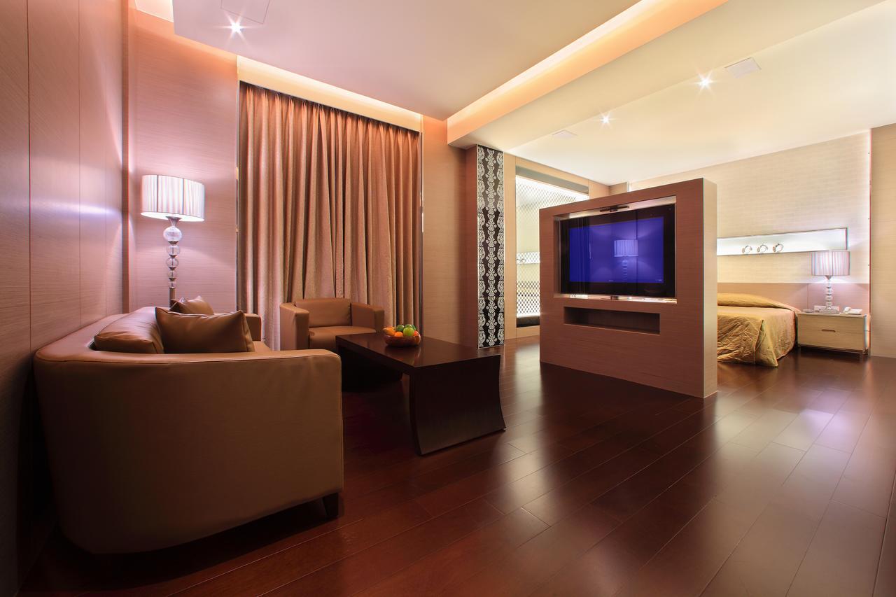 Spring Hotel Taichung Exterior photo