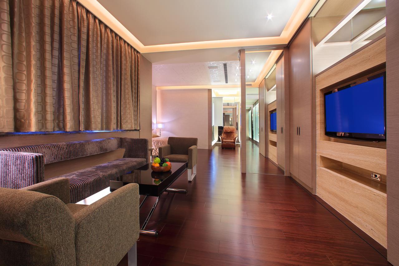Spring Hotel Taichung Exterior photo